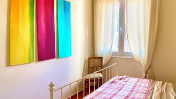 Fer et planche à repasser, accès Internet, draps fournis