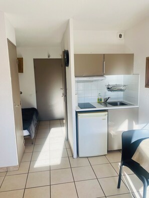 Private kitchen - New apartment (Lamalou-les-Bains)