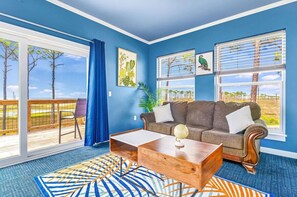 Living area - Cozy Bayside Cottage (Port Saint Joe)