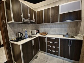 Refrigerador, microondas, horno