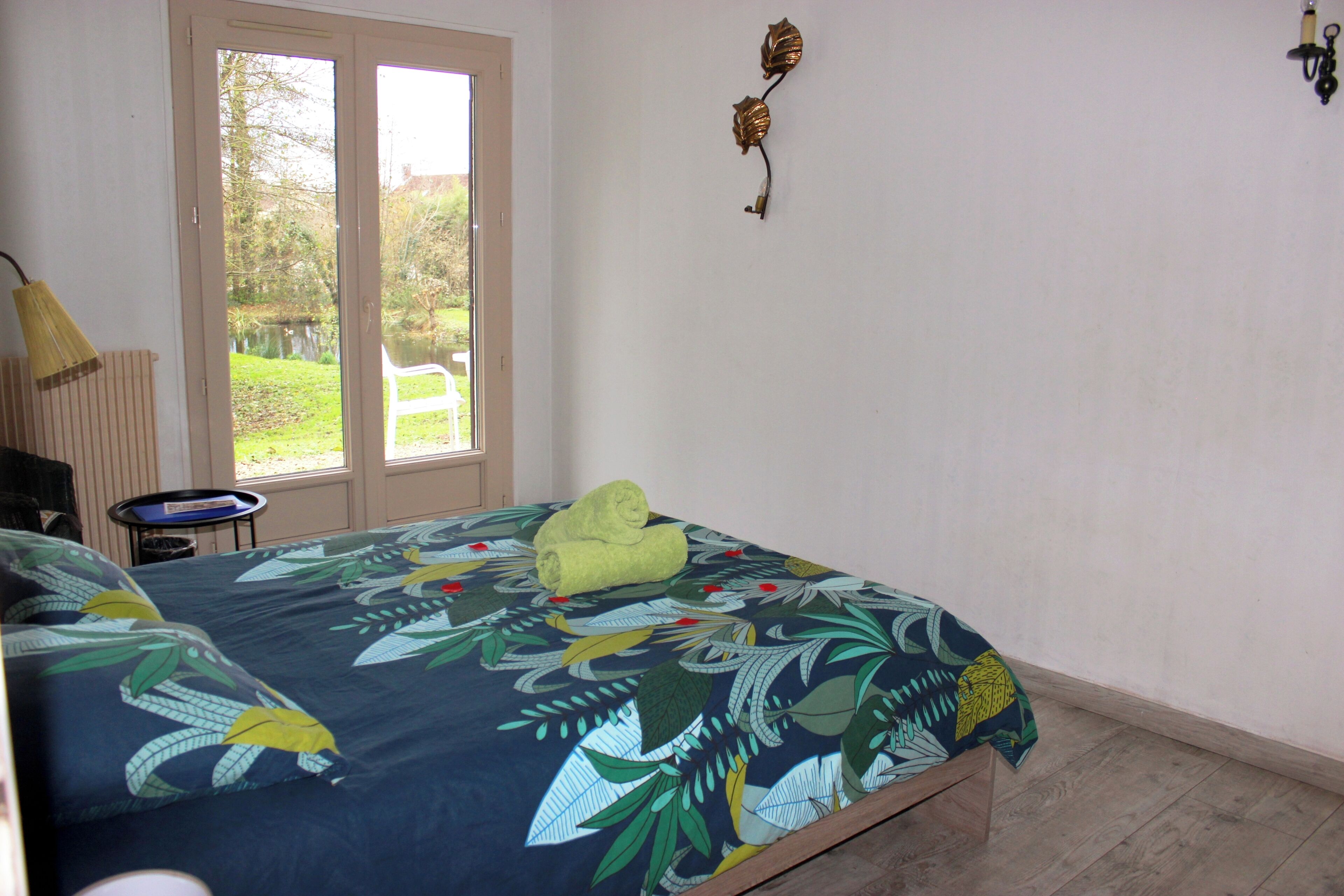 Ferros/tábuas de passar roupa, Wi-Fi de cortesia, roupa de cama