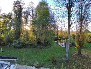 Miscellaneous - Quiet room with pool view, shared living room, kitchen and bathroom (Lindry)