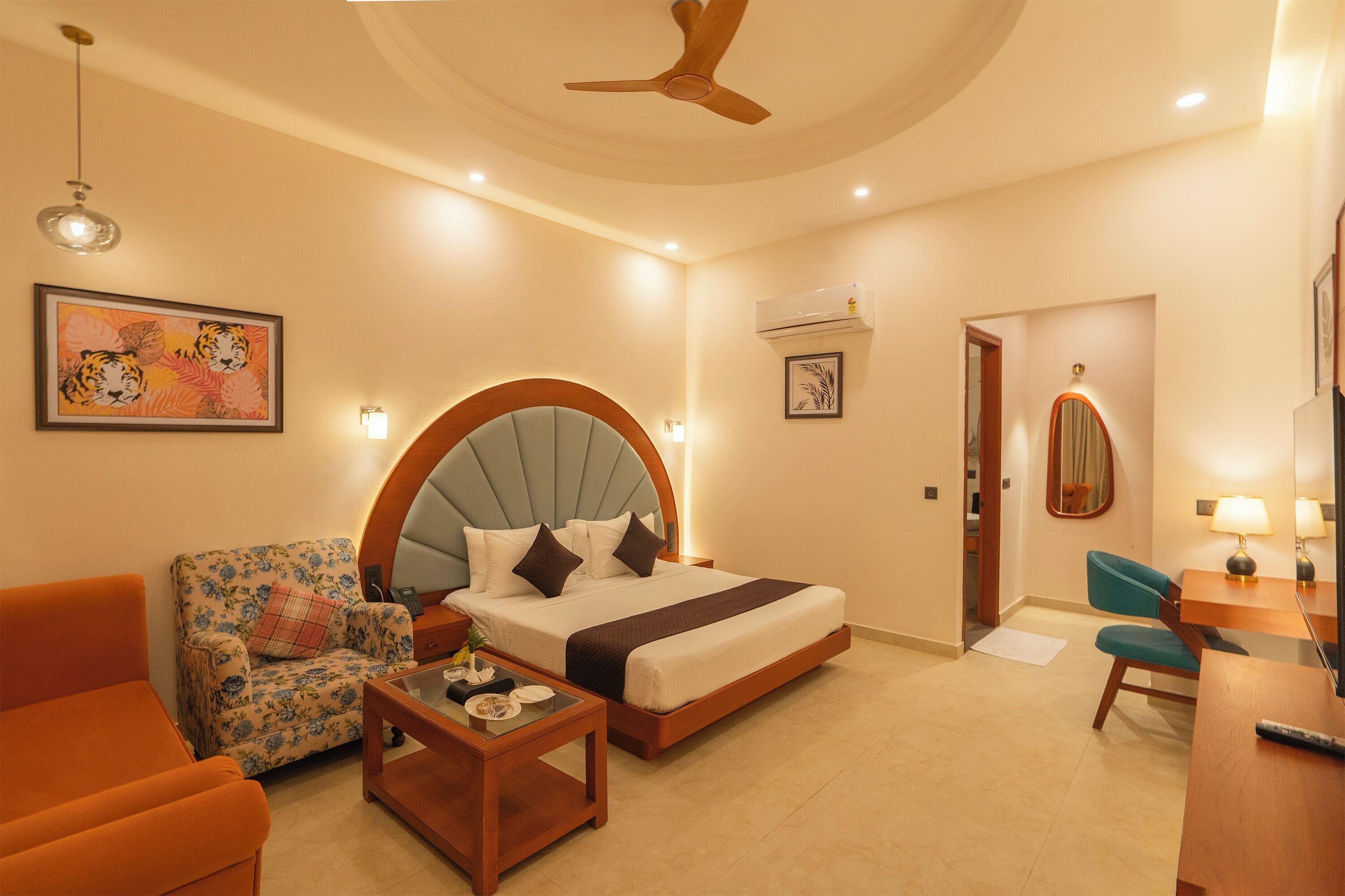 Desk, laptop workspace, free WiFi