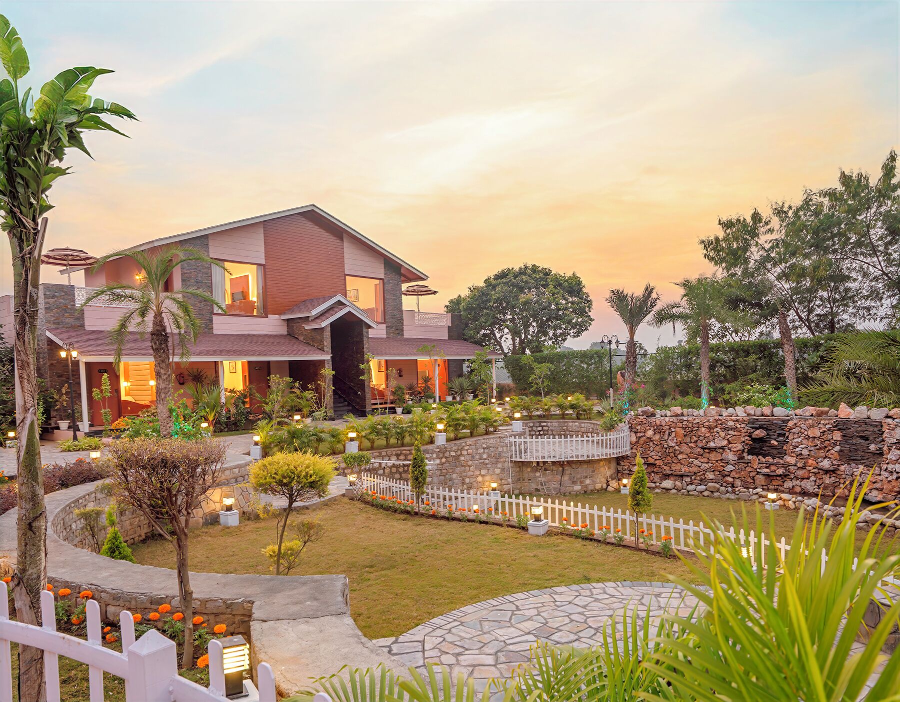 المنشأة من الخارج