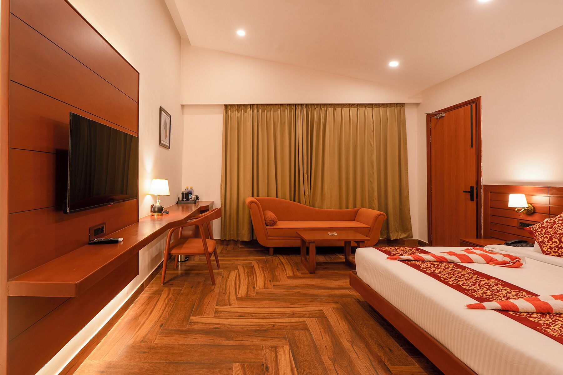 Executive Room, Mountain View | Desk, laptop workspace, free WiFi