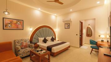 Dobbeltrom – executive, hageutsikt | Skrivebord, skrivebord for bærbar PC og wi-fi (inkludert)