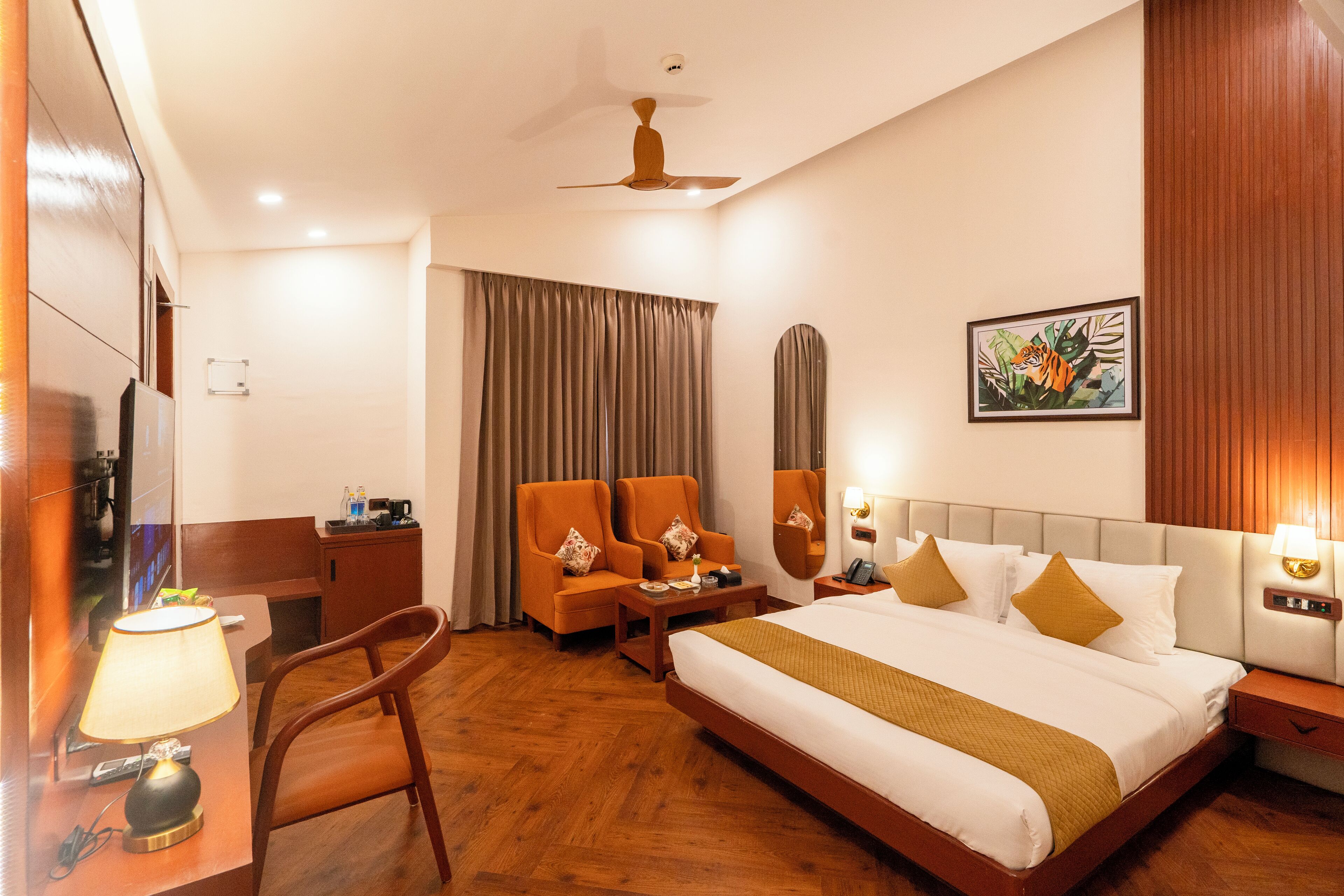 Desk, laptop workspace, free WiFi