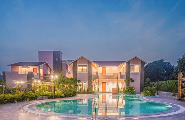 Front of property - The Corbett Sapphire (Kaladhungi)