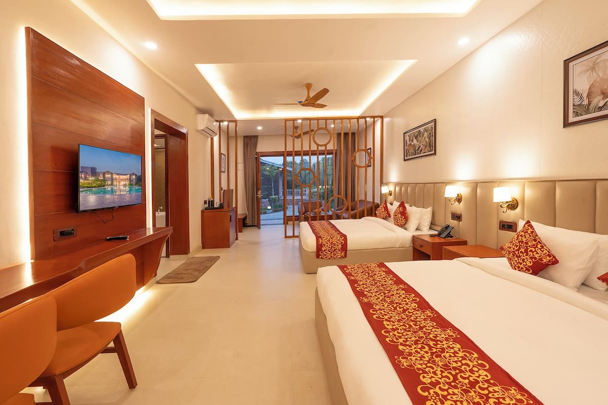 Family Studio Suite, Garden View | Desk, laptop workspace, WiFi (free)