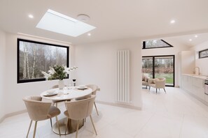 تناول الطعام