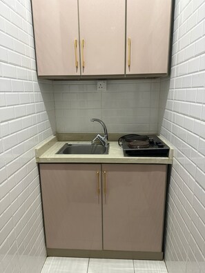 Triple Room | Private kitchen | Mini-fridge - Almaghreby hotel 2 (Madinah)