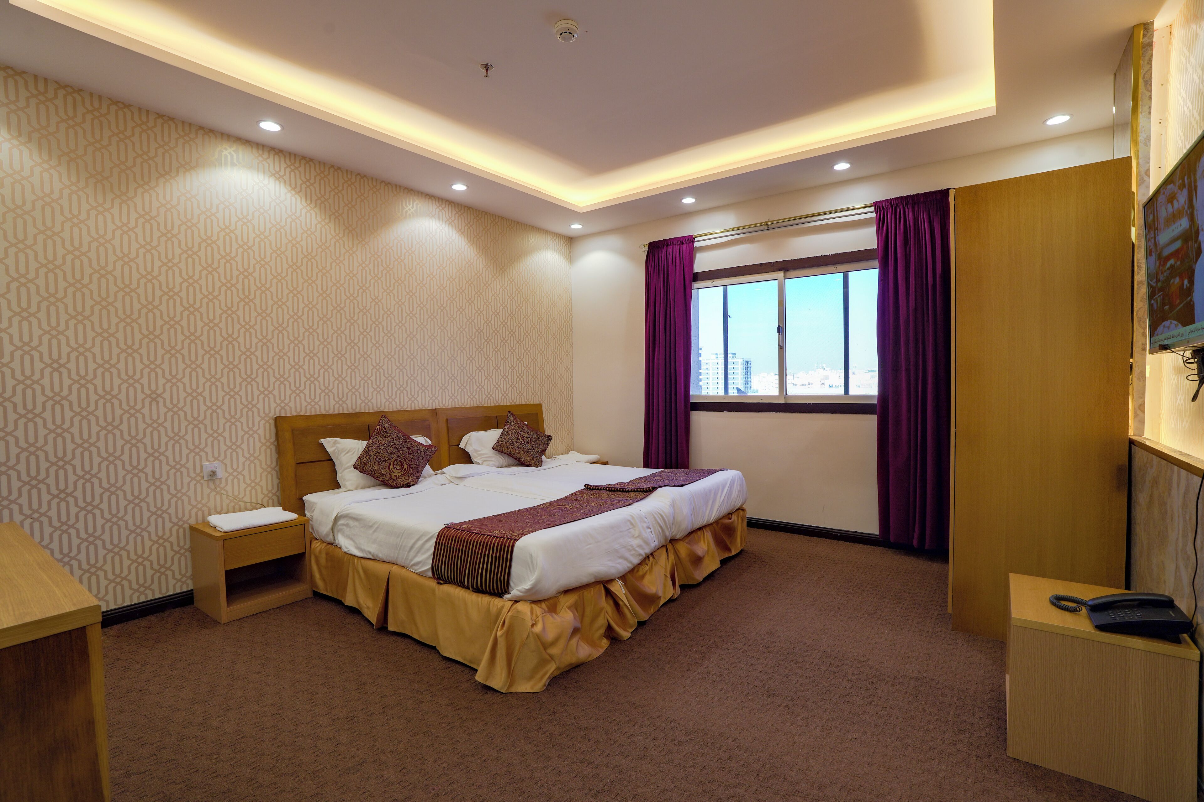 In-room safe, free WiFi