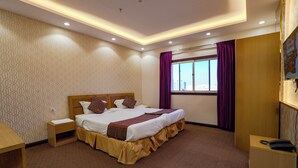 In-room safe, free WiFi, bed sheets - Mg Crown Hotel 2 (Madinah)