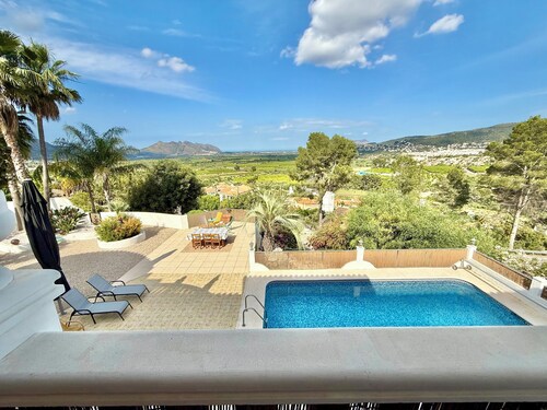 Fantastic villa with breathtaking sea views