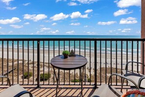 Outdoor dining - Beach Colony Oceanfront w/ Indoor & Outdoor Pools (Myrtle Beach)