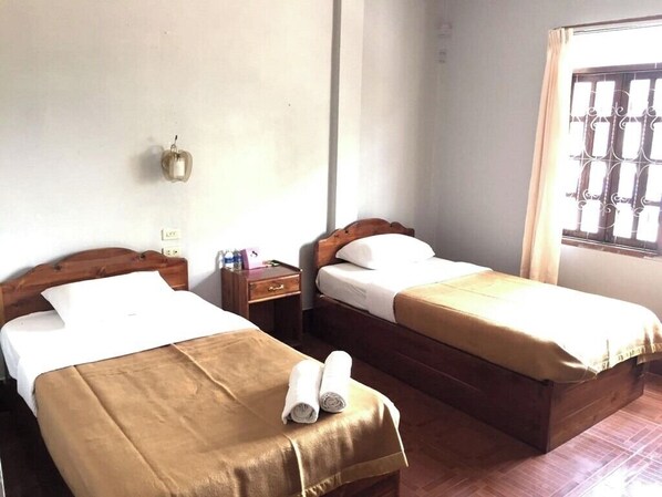 Room - Lao Chaleun Hotel (Pakse)