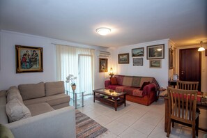 ラグジュアリー アパートメント パティオ マウンテンビュー | アイロン / アイロン台、WiFi (無料)