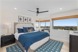 3 bedrooms, iron/ironing board, free WiFi, bed sheets - Enchanting Ocean View Townhome | Walk to Beach, Dining & More (Encinitas)