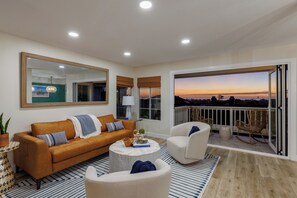 TV, DVD player - Enchanting Ocean View Townhome | Walk to Beach, Dining & More (Encinitas)