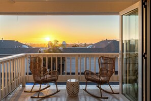 Property grounds - Enchanting Ocean View Townhome | Walk to Beach, Dining & More (Encinitas)