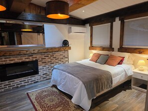 Bureau, fer et planche à repasser, accès au Wi-Fi (inclus)