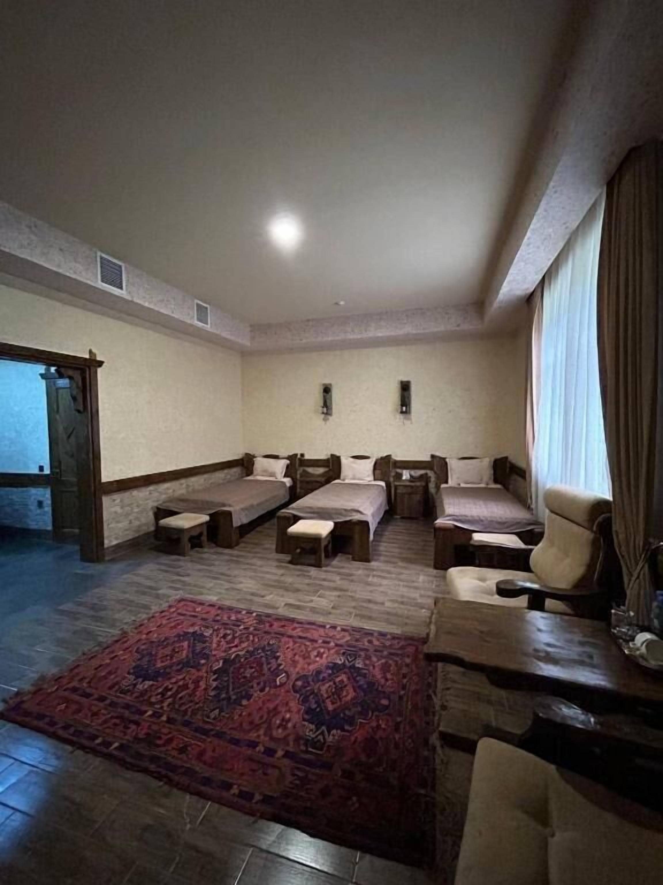 베이직 트리플룸, 강 전망 | 책상, 무료 WiFi