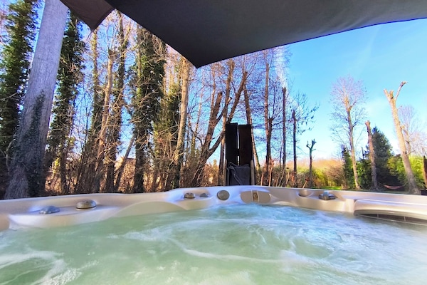Bain à remous extérieur
