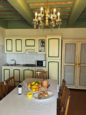 تناول الطعام