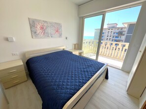 Room - Bright flat with terrace overlooking the sea (Bibione)