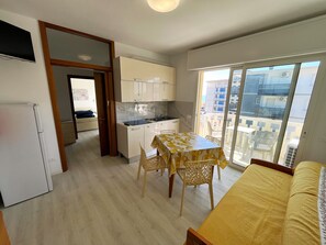 Interior - Bright flat with terrace overlooking the sea (Bibione)