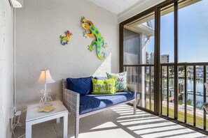 Condo, 1 quarto | Área de estar | Smart TV