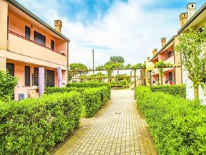 Property grounds - Bright apartment with pool near the sea (Rosolina Mare)