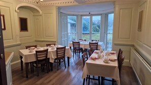 تناول الطعام