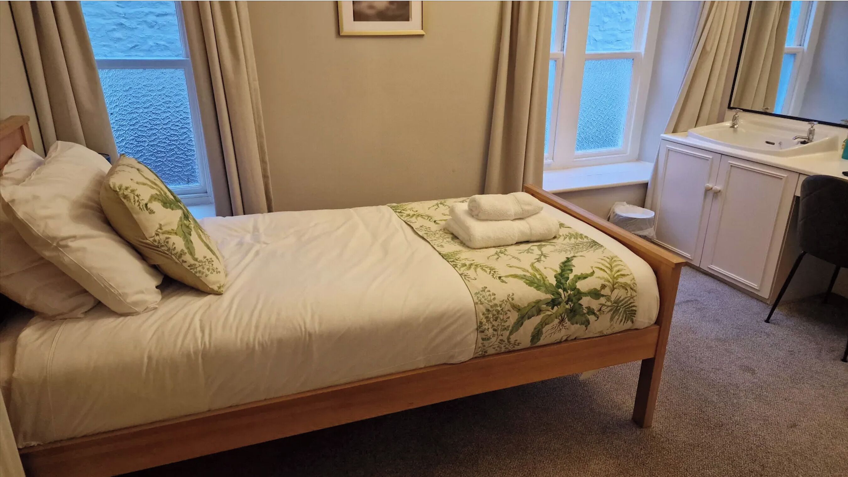 Desk, free WiFi, bed sheets