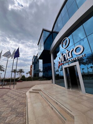 Pintu masuk properti