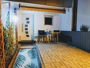 تناول الطعام بالخارج