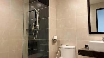 Đồ dùng nhà tắm miễn phí, khăn tắm, giấy vệ sinh