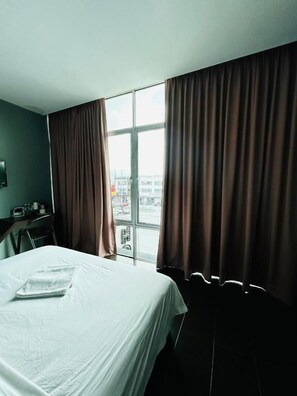 Iron/ironing board, free WiFi