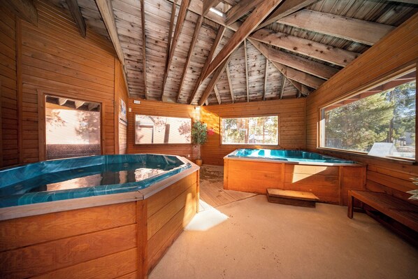 Interior - NEW split-level 3 bedroom in Fraser with private deck (Fraser)