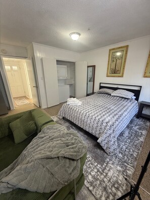 1 bedroom, free WiFi, bed sheets