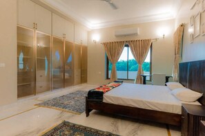 Fer et planche à repasser, Wi-Fi, draps fournis