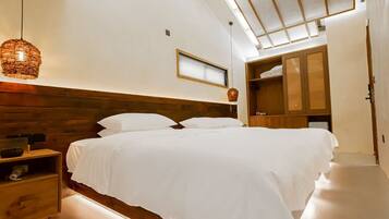 Schreibtisch, laptopgeeigneter Arbeitsplatz, Verdunkelungsvorhänge