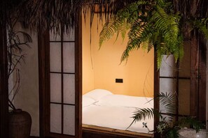 Signature Suite, Courtyard View | Desk, laptop workspace, blackout drapes, iron/ironing board