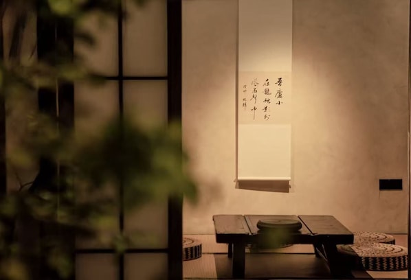 Signature Suite, Courtyard View | Desk, laptop workspace, blackout drapes, iron/ironing board - WUTA Designer Hotel (Chaozhou)