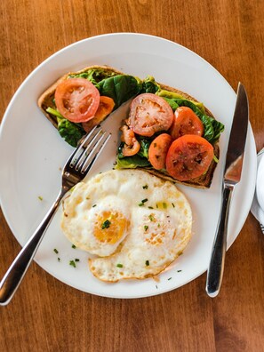 Restaurant - Seven Peaks Resort (Naran)