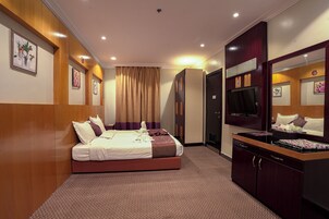 In-room safe, free WiFi