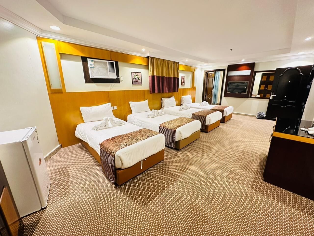 In-room safe, free WiFi