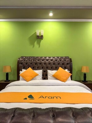 تجهيزات عازلة للصوت ومكواة/لوح كي وواي فاي مجانًا