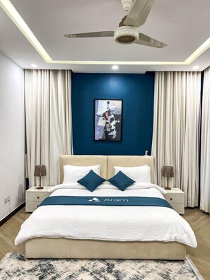 Deluxe Double Room, Mountain View | Soundproofing, iron/ironing board, free WiFi - The Soho By Aram Stays (Islamabad)