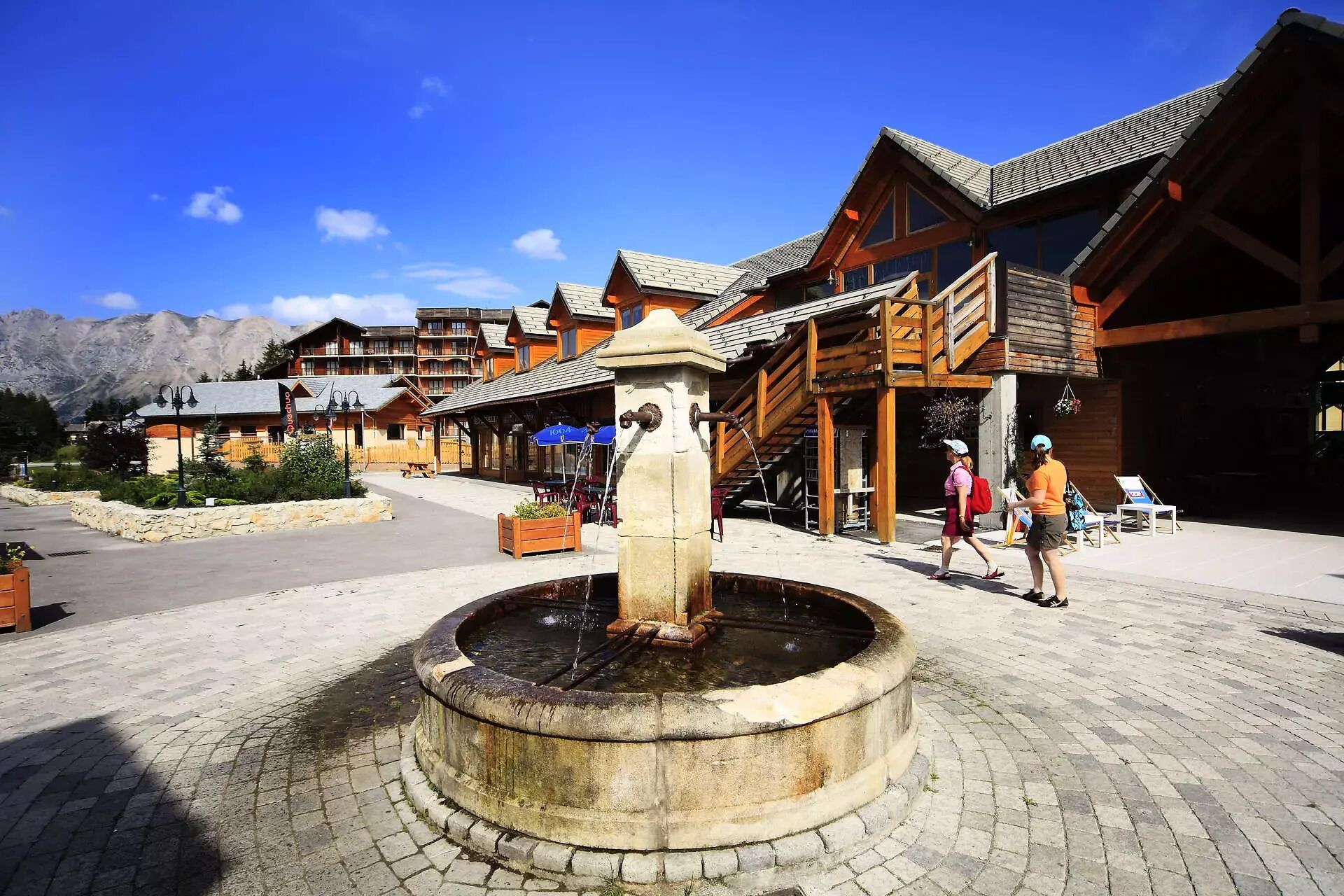 المنطقة المحيطة بالمنشأة